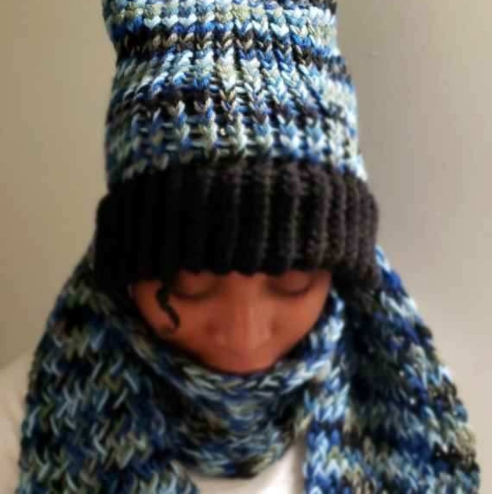 Handmade Knitted Hats Scarfs Blankets